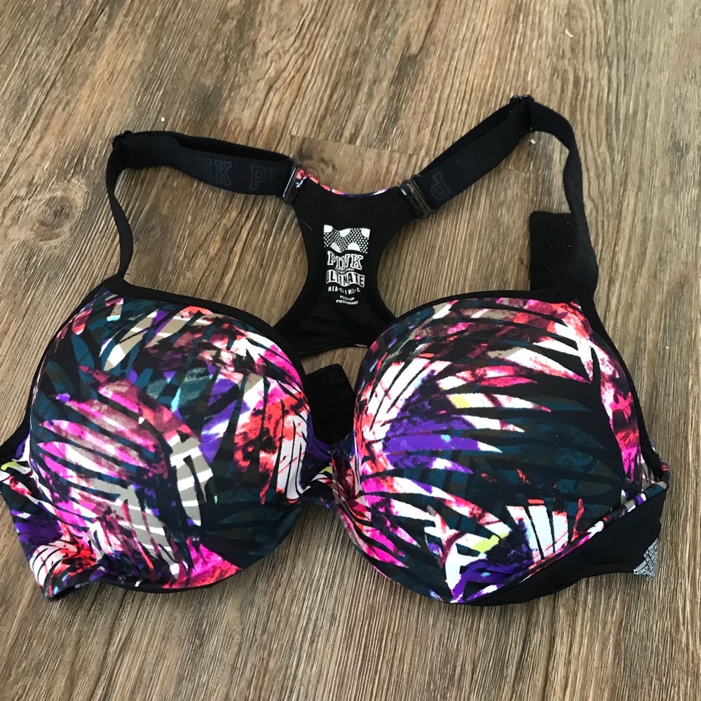 Victoria Secret: sports bra and push up bra
